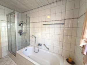 Badezimmer EG